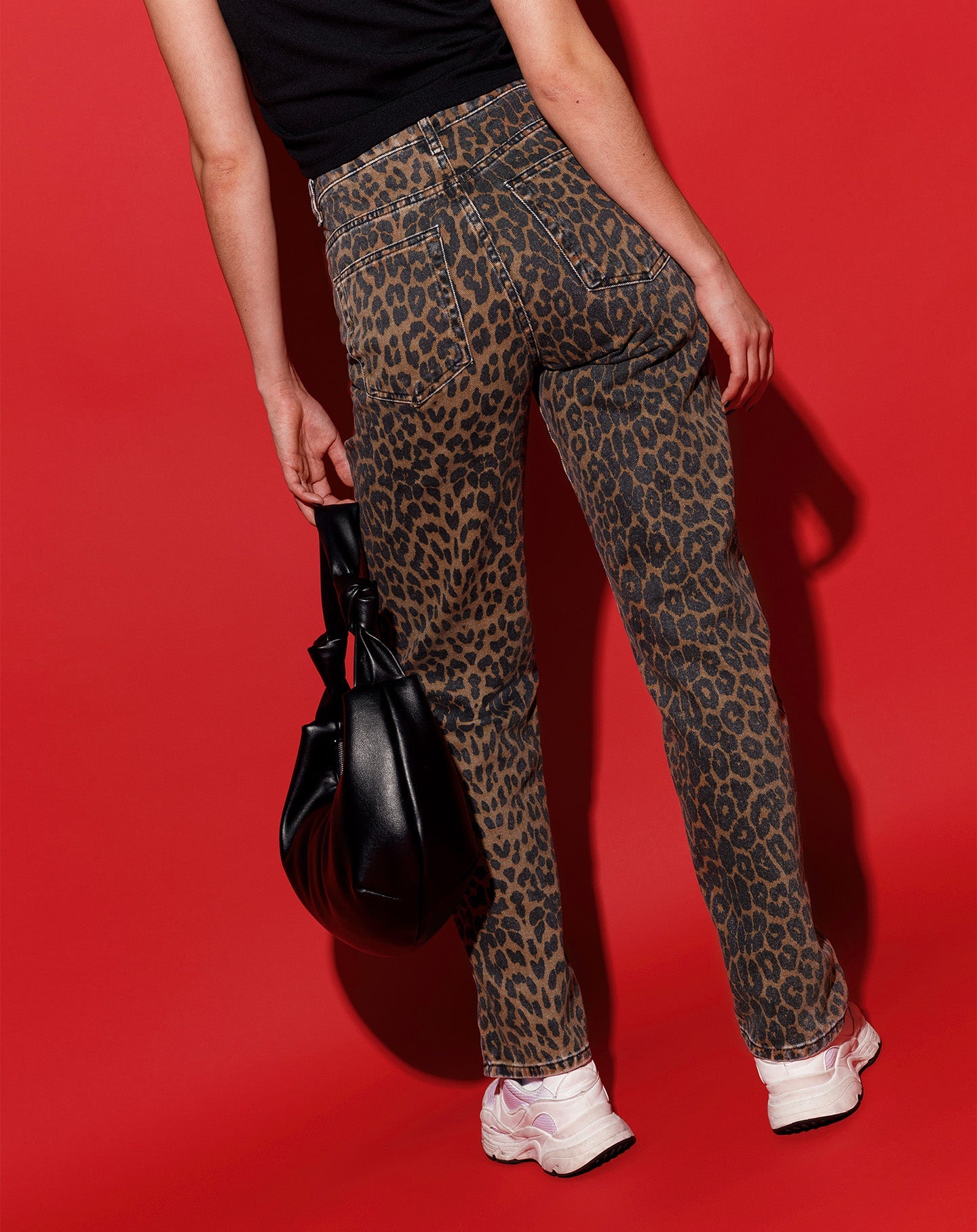 Leopard-Print Jeans | Allover Muster in Schwarz