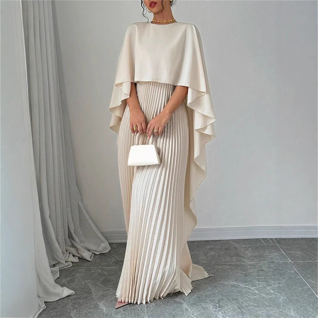 Celéna | Elegantes Maxikleid mit Cape und Faltenrock