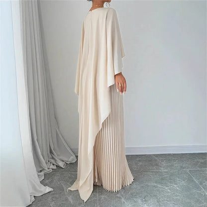 Celéna | Elegantes Maxikleid mit Cape und Faltenrock